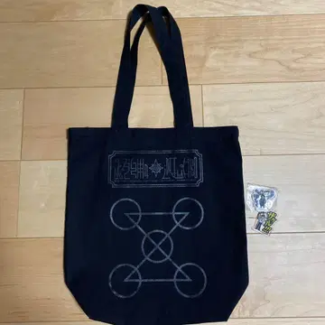 골드 컬러의 갓슈 마물 도서 토트백 키링 세트