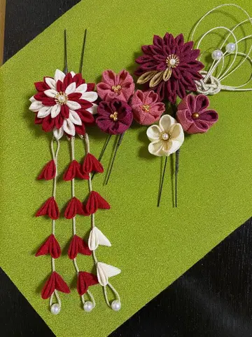 기모노 머리 장식 빨흰 벚꽃 성인식 졸업식