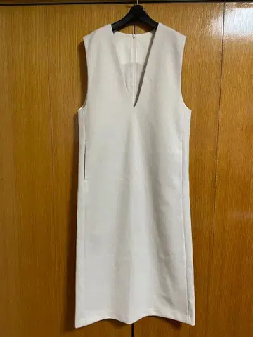 미사용 새상품 택 포함 UNFILO 오버롤 스커트 S 사이즈 그레이지