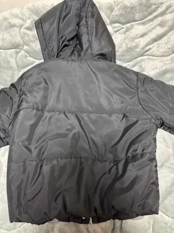 블랙 다운 자켓 후드 부착