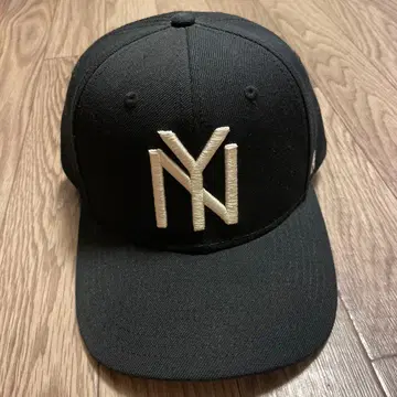 American Needle 블랙 캡