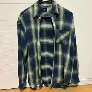 네이비와 그린 체크 무늬 긴팔 플란넬 셔츠