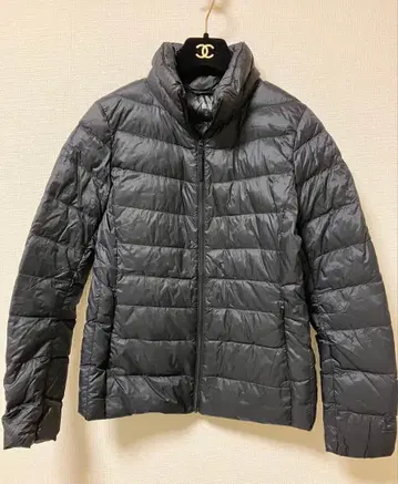 UNIQLO 블랙 계열 라이트 다운 자켓 M 사이즈