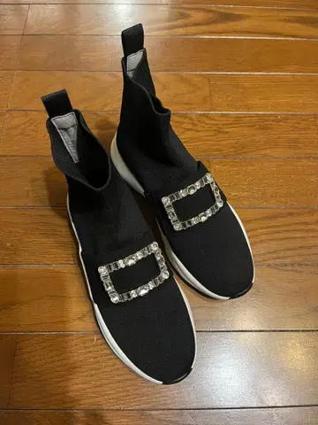 diana 블랙 스니커즈