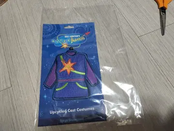 와펜 버즈 라이트이어의 애스트로 블래스터 캐스트 코스튬 업사이