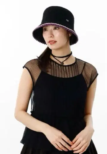 안나수이 와플 니트 크로셰 햇 블랙 모자