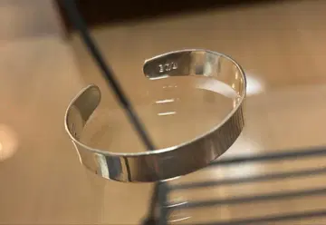 에리카 니콜라스 비게이 실버 뱅글