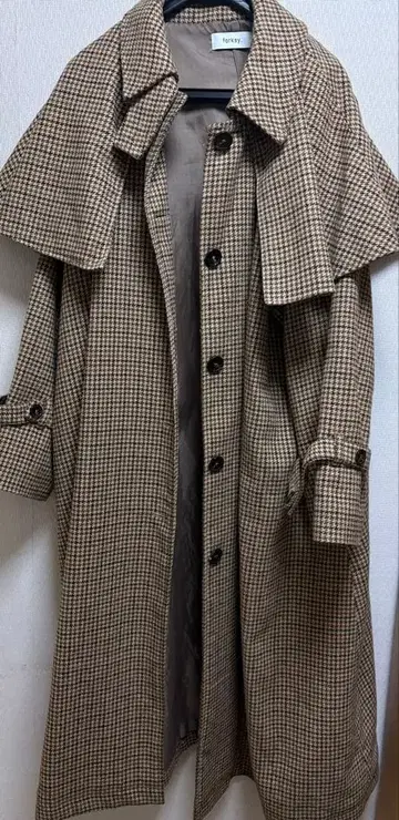 forksy. 체크 무늬 롱 코트