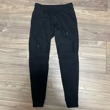 1PIU1UGUALE3 RELAX 바이커 맨투맨 조거 팬츠 블랙