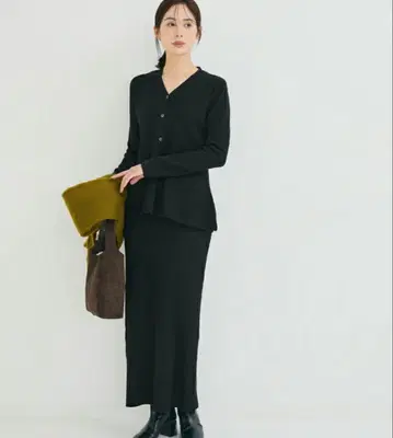 coca 플럼 니트 셋업 가디건 스커트 니트 셋업