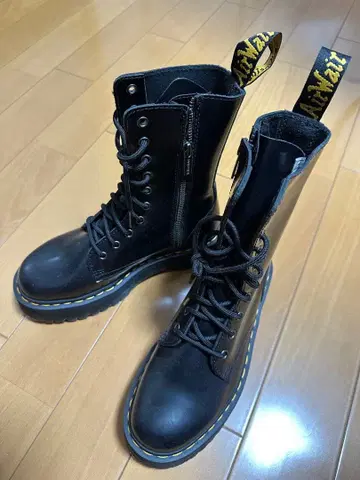 새상품! 새상품급! 닥터마틴 10홀 지퍼 통굽 부츠