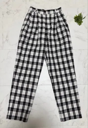S 사이즈 코엘 COEL 체크 무늬 팬츠 화이트 블랙