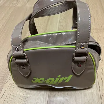 x-girl 광택 핸드백 그레이