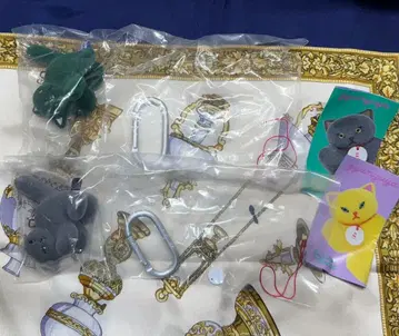 gyunyuyacat 피규어 마스코트 (그레이 & 그린)