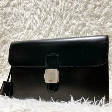 새상품급 dunhill 세컨드 백 리스트레토 열쇠 포함 가죽 블랙