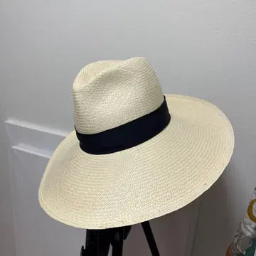 Borsalino 아이보리 스트로우 햇