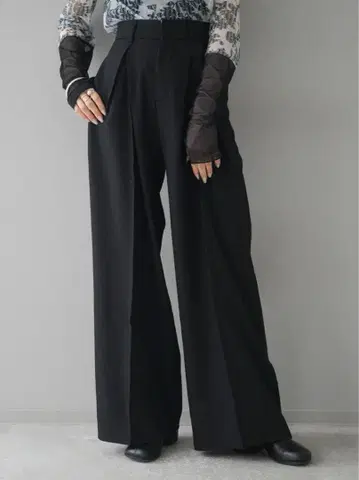 Lumier 디자인 턱 와이드 팬츠/블랙 S 사이즈