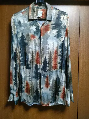 ZARA 삼림 무늬 긴팔 셔츠 주름 가공