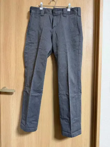 Dickies 그레이 센터 프레스