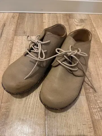 베이지 레이스업 부츠 미끄럼 방지 개구리