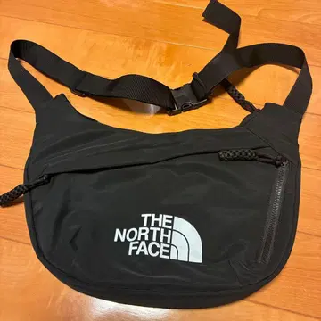 THE NORTH FACE 바디백 블랙
