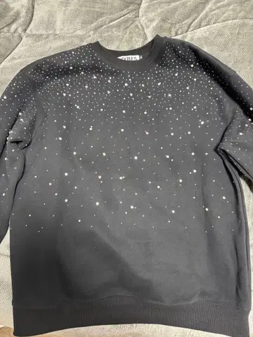 VYBES 스톤 장식 블랙 트레이닝복