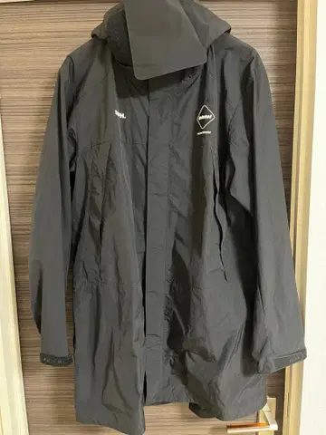 FCRB TOUR BENCH COAT ( L )