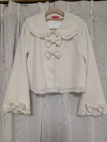 BABY THE STARS SHINE BRIGHT 화이트 숏코트