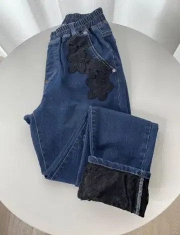 앤드러브 &LOVE 편안한 플라워 레이스 슬림 레그 컬러 데님