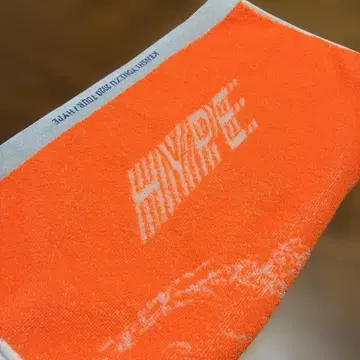 요네즈켄시 HYPE 2020 투어 타월 오렌지 x 화이트