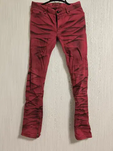 빨간색 스키니 데님 조니 울프