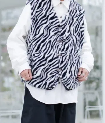 kutir 애니멀 무늬 루즈 퍼 베스트