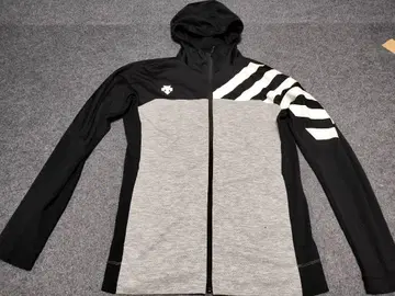 데상트 스트라이프 디자인 후드 지퍼 파카 M