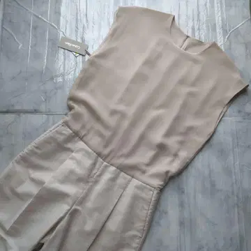 택 포함 미사용 Calvin Klein 베이지 올인원 사이즈 4