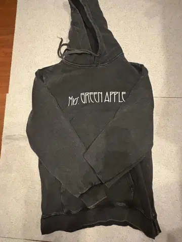 미세스 그린애플 후드 부착 맨투맨