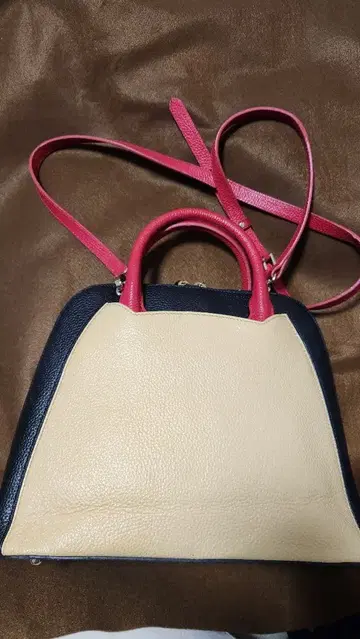 베이지 네이비 핸드백