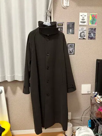 다크 브라운 체크 무늬 롱 코트 에마 클로즈