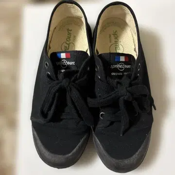 SPRING COURT (스프링 코트)의 블랙스니