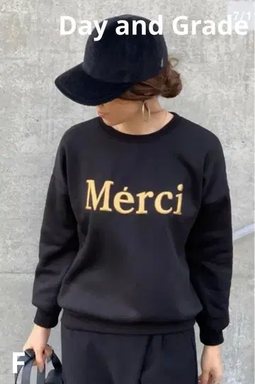 Day and Grade 데이앤드글레이드 속기모 블랙 맨투맨