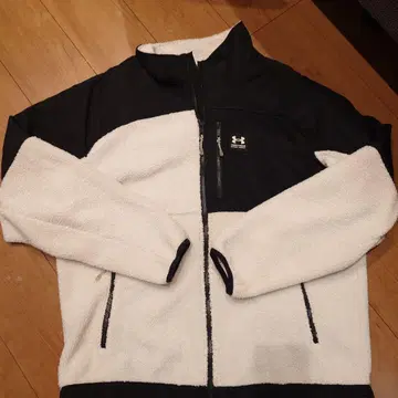 언더아머 플리스 자켓 화이트/블랙