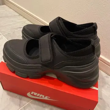 ZARA 블랙 스니커즈 37