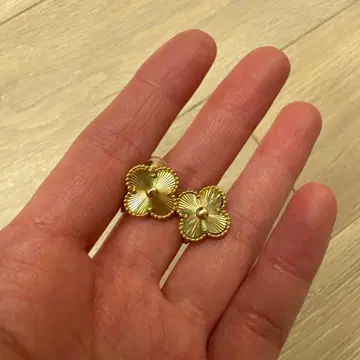 골드 꽃 모양 클립 귀걸이