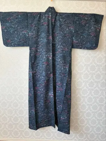 코몬 단의 기모노 은행나무 패턴