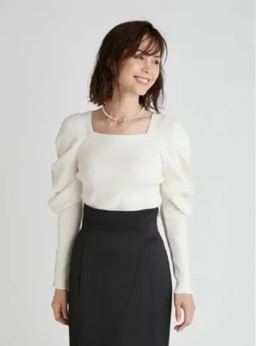 셀포드 볼륨 슬리브 리브 니트 풀오버