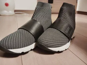 매킨토시 철학 그레이 니트 하이컷 스니커즈