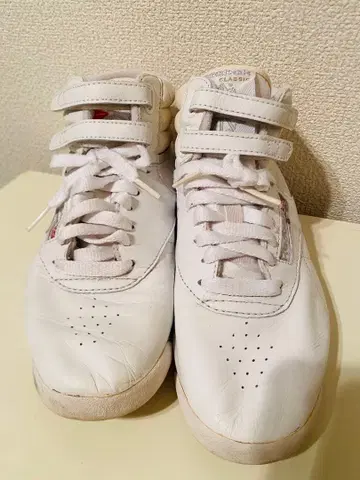 리복 클래식 화이트 하이컷 스니커즈