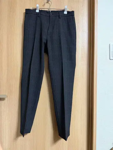 PLST 다크 그레이 체크 무늬 이지 슬랙스