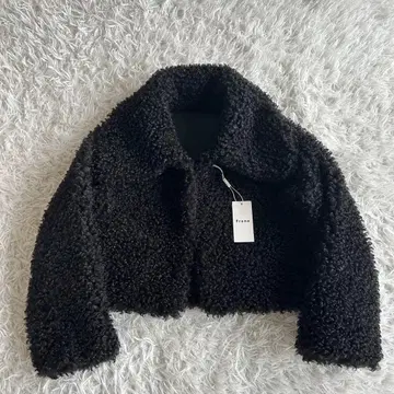 이번 시즌 새상품 Frene 보아 코트 숏 블랙 F