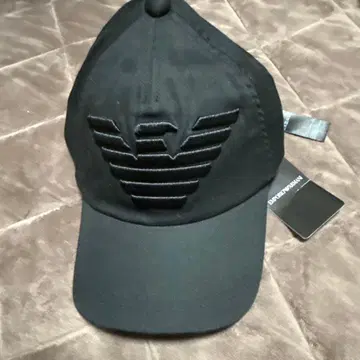 엠포리오 아르마니 블랙 캡 UNI