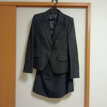 여성 수트 다크 그레이